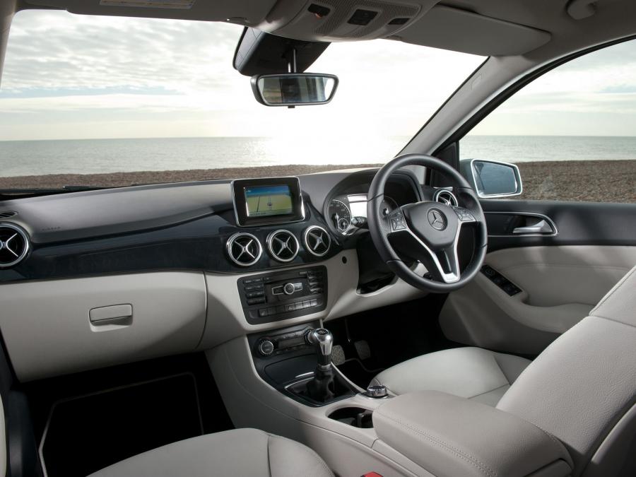  Mercedes-Benz B180 CDI BlueEFFICIENCY 2012 года  (UK) (фото 12 из 14)